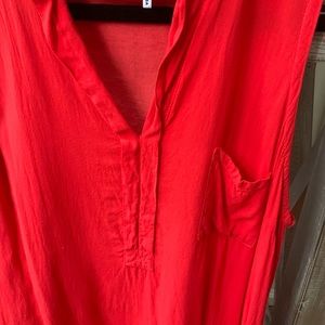 Splendid Tops - Splendid sleeveless blouse with two toned fabric Splendid Tops - Splendid sleeveless blouse with two toned fabric